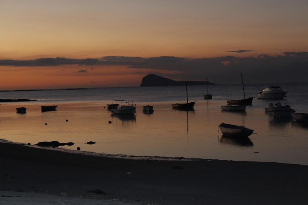 Apartamento Whynot Mauritius Grand Gaube Exterior foto